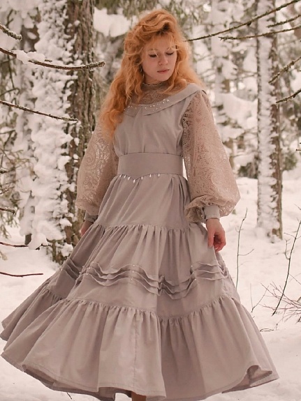 Платье из микровельвета в пепельно-сером цвете