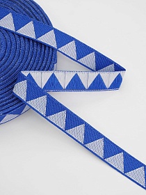 Жак.лента 18мм Белые треугольники на васильковом