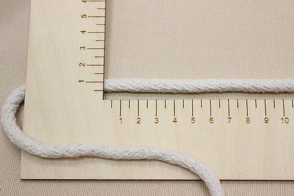 Шнур цв.кремово-белый, 8мм, хлопок-100%