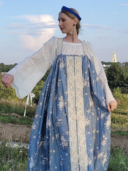 Сарафан в русском стиле из бязи "Чайные розочки"