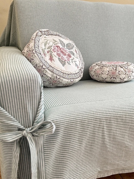 Полульняной чехол на диван с завязками 