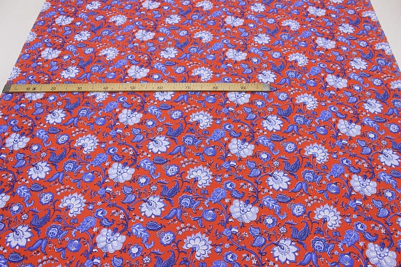 Саржа "Синий цветочный узор на алом", 1.5 м, хлопок-100%, 200 гр/м.кв