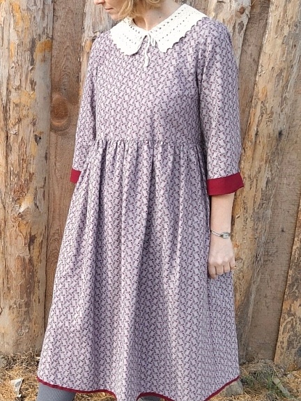 Платье из теплого хлопка "Винтажная брусничка" со съемным вязаным воротником