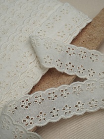 Шитье цв.кремовый (общая ширина 30мм, ширина вышивки 30мм), хлопок-100%, батист