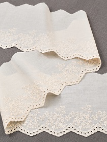 Шитье цв.кремовый (общая ширина 132мм, ширина вышивки 68мм), хлопок-100%, батист