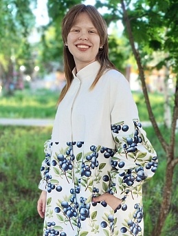 Плащ из ткани Дак "Сочные гроздья"