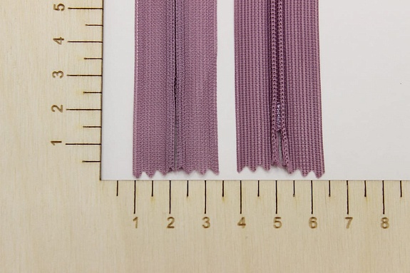 Молния потайная н/р цв.темный сиренево-розовый флер, 20см, нейлон