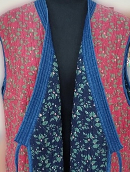 Жилет их хлопкольна "Цветущие веточки"