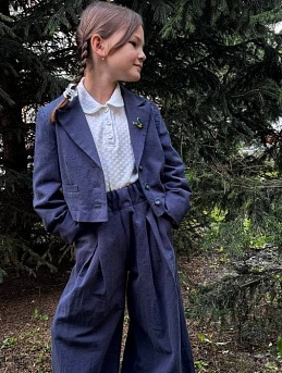 Костюм из Крапивы Рами: жакет, жилет на завязках и брюки 