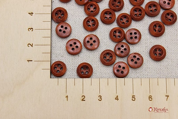 Пуговица красное дерево,10мм, 4 отверстия