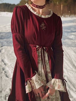 Платье из сатина и шитья