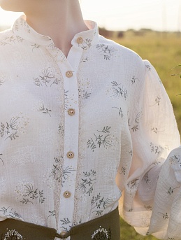 Блуза из Муслина  "Веточки ромашки на белом"