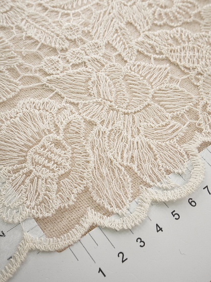 Кружевное полотно "Ажурный сад" (фестон с 2х ст.)  цв.кремовый, СОРТ2, ш.1.2м, хл-80%, нейлон-20%