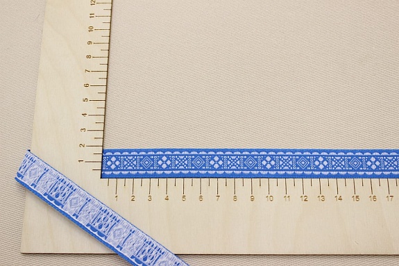 Жак.лента 18мм Белый орнамент на темно-бирюзовом