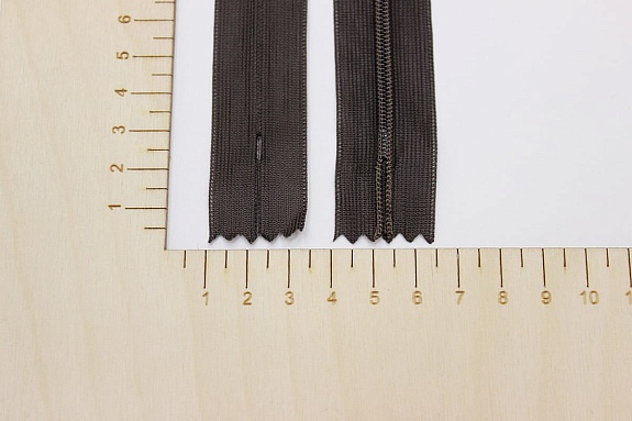 Молния потайная н/р цв.темно-кофейный, 20см, нейлон