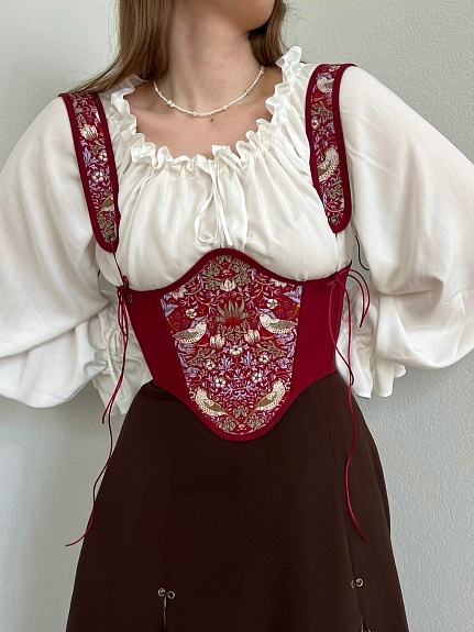 Корсет из интерьерного хлопка "Райские птички" в бордово-красном цвете