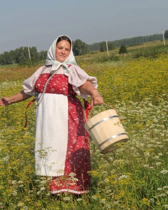 Сарафан и блуза в русском стиле из ситца