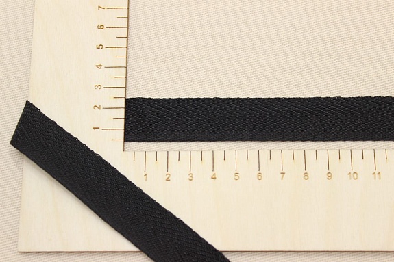 Лента киперная  цв.черный, ш.20мм, хлопок-50%, п/э-50%