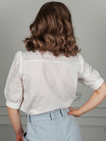 Блуза из вышитой ткани и сатина