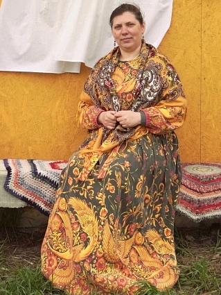 Народный костюм из рогожки "Жар-птица на черном"