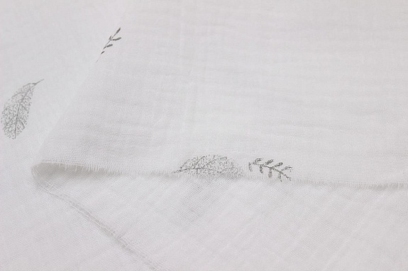 Муслин двухслойный с эф.жатости "Хрустальный листопад" цв.белый, СОРТ2, ш.1.4м, хл-100%, 120гр/м.кв