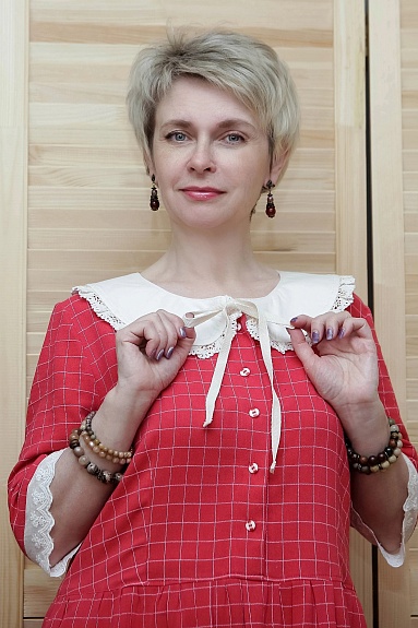 Платье из пестряди