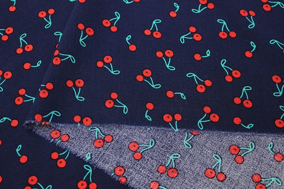 Штапель "Маленькие вишенки на чернильном", ш.1.45м, вискоза-100%, 110гр/м.кв