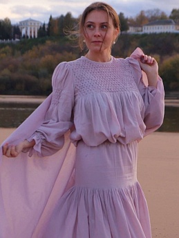 Блуза с буфами, юбка и палантин из батиста "Лиловая дымка""