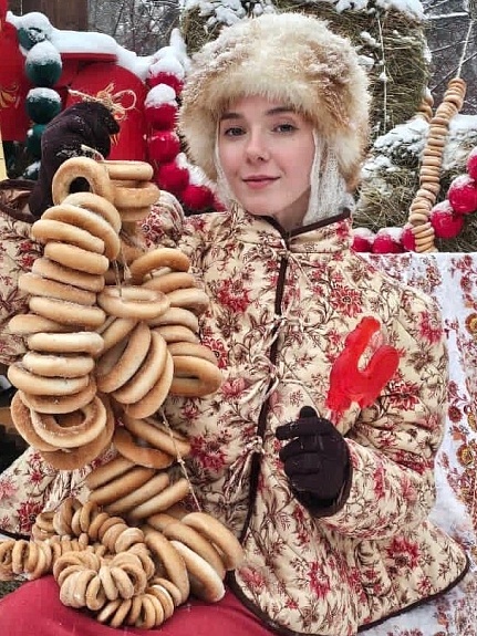 Фуфаечка из плательного хлопка "Алая краса"