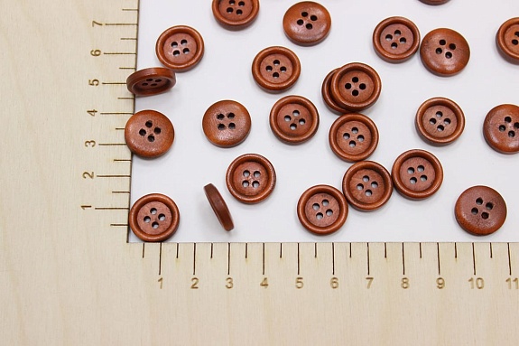 Пуговица дерево, цв.кирпичный,15мм, 4 отверстия