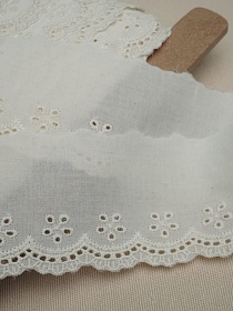 Шитье цв.кремовый (общая ширина 65мм, ширина вышивки 30мм), хлопок-100%, батист#048712