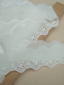 Шитье цв.молочный (общая ширина 35мм, ширина вышивки 20мм), хлопок-100%, батист
