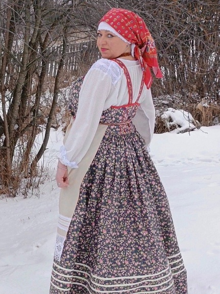 Костюм в народном стиле из бязи