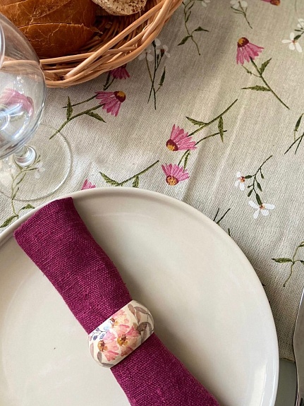 Скатерть из полульна "Альпийская ромашка-розовые цветы"