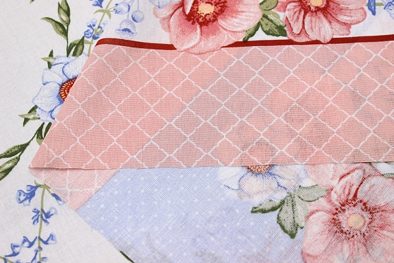 Бязь "Нюра" (Гол.платок 0.80м*0.75м) цв.голубой/коралловый, ш.1.5м,хл-100%, 120гр/м.кв, раппорт 80см