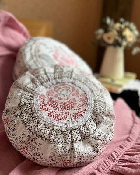 Декоративная подушка из рогожки "Вышивка крестом" по МК с Нелли Беленкиной 