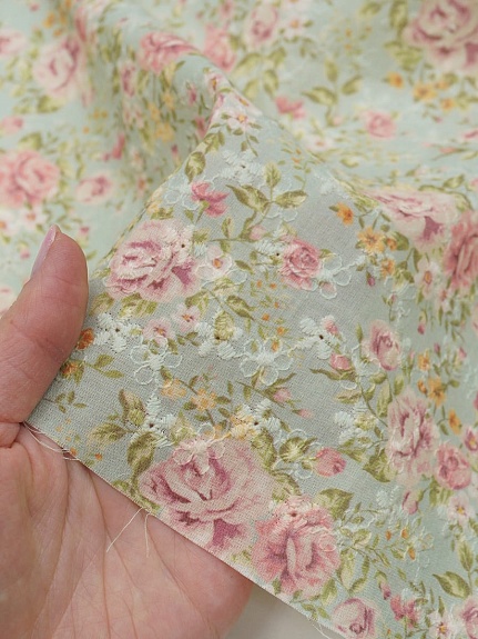 Мерный лоскут - Шитье Digital "Мэри Роуз" цв.морозная мята, ш.1.5м (выш.часть1.35м), батист, х