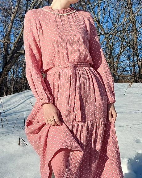 Женское платье из муслина в горошек