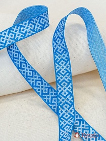 Жак.лента 23мм Белая вышивка на голубом