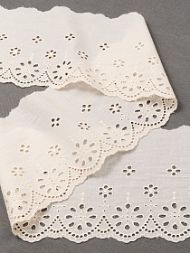 Шитье цв.кремовый (общая ширина 135мм, ширина вышивки 95мм), хлопок-100%, батист