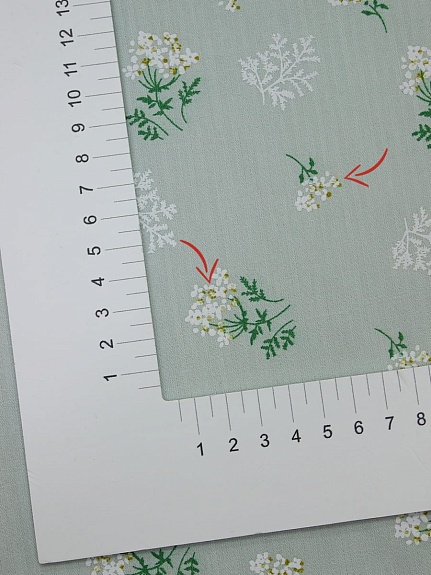 Плательный хлопок "Веточки ромашки" цв.бл.голубой мох, ш.1.45м, хлопок-100%, 105гр/м.кв