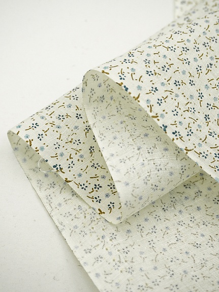 Импорт. хлопок (ситец) "Очень мелкие синие цветы на молочном", ш.1.56м, хлопок-100%, 80гр/м.кв