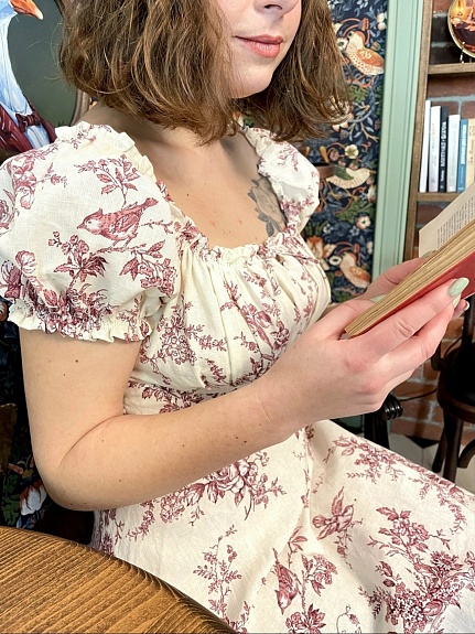 Платье из полульна "Райские птицы" в вишневом цвете