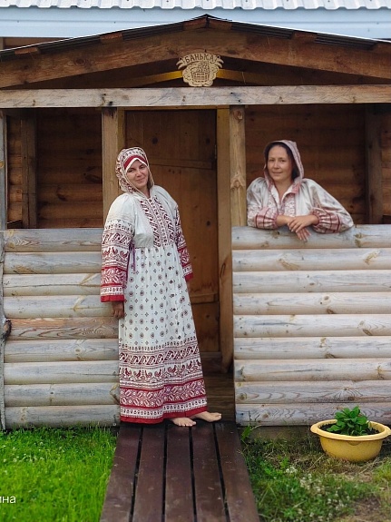 Халаты из полульна "Вышивка" и "Лошадки"