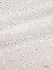 Шитье "Мелкие четырехлистники" цв.молочно-белый, ш.1.5м (выш.часть 1.35м), батист, хлопок 100%