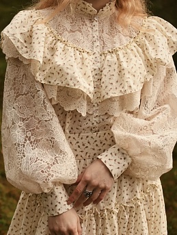 Платье из кружевного полотна и импортного хлопка