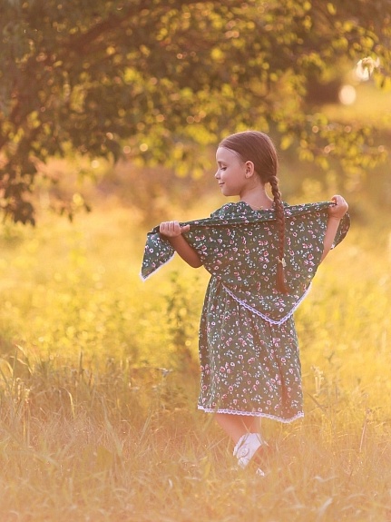 Платье и косынка из штапеля "Цветочная ночь"
