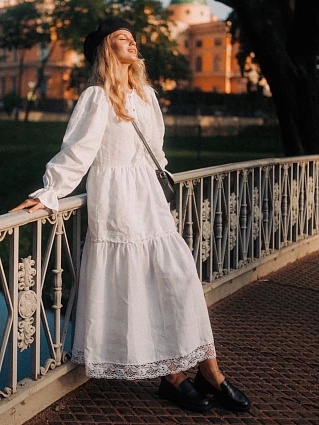 Легкое платье из 100% льна костюмного