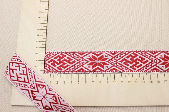 Жак.лента 36мм Снежинка-оберег (цв.красный) на белом