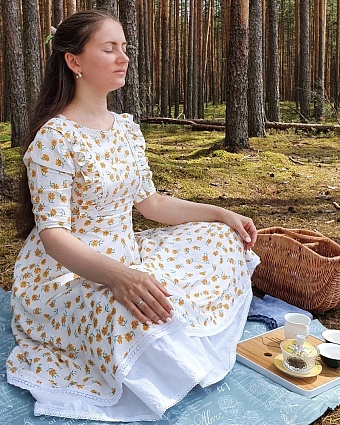 Платье с рюшами из плательной вискозы "Календула"